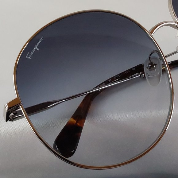 'SALVADOR FERRAGAMO' SMOKY-EYE LENSE ROUND FRAME SUNGLASSES & CASE SET - Picture 10 of 15